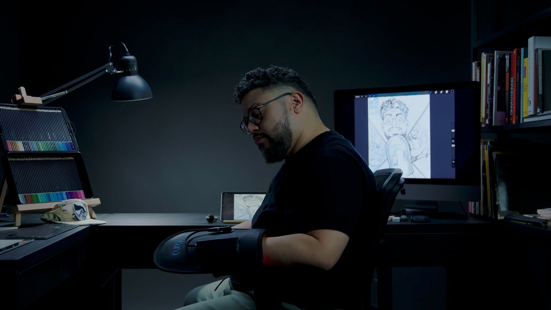 Curavi Glove | FDA-Cleared Red Light Therapy for Hand Pain & Arthritis