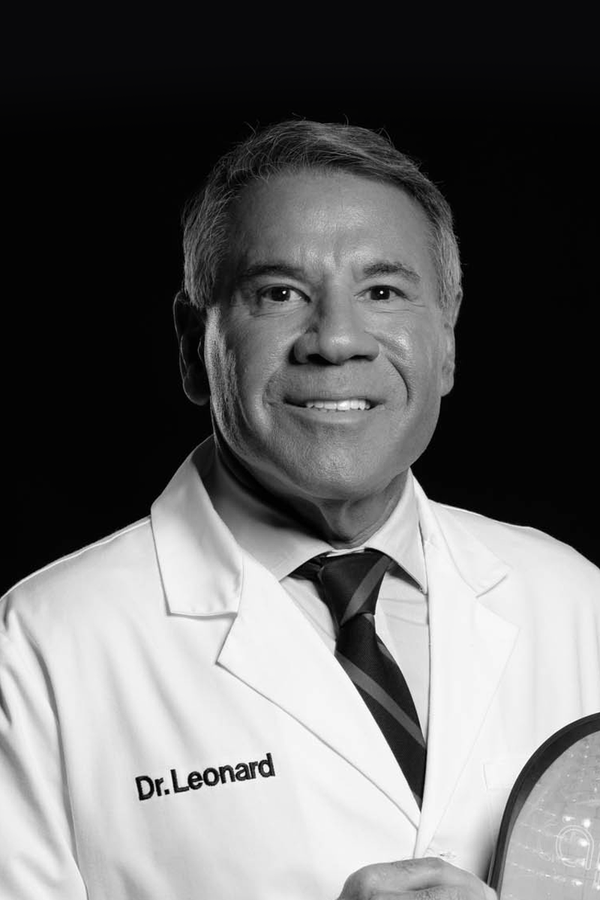 Dr. Robert T. Leonard, MO